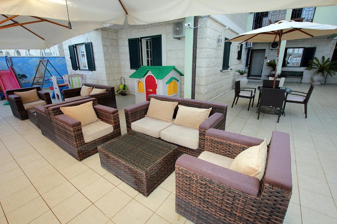 Studio Apartman Sveti Stefan Apartment Luaran gambar