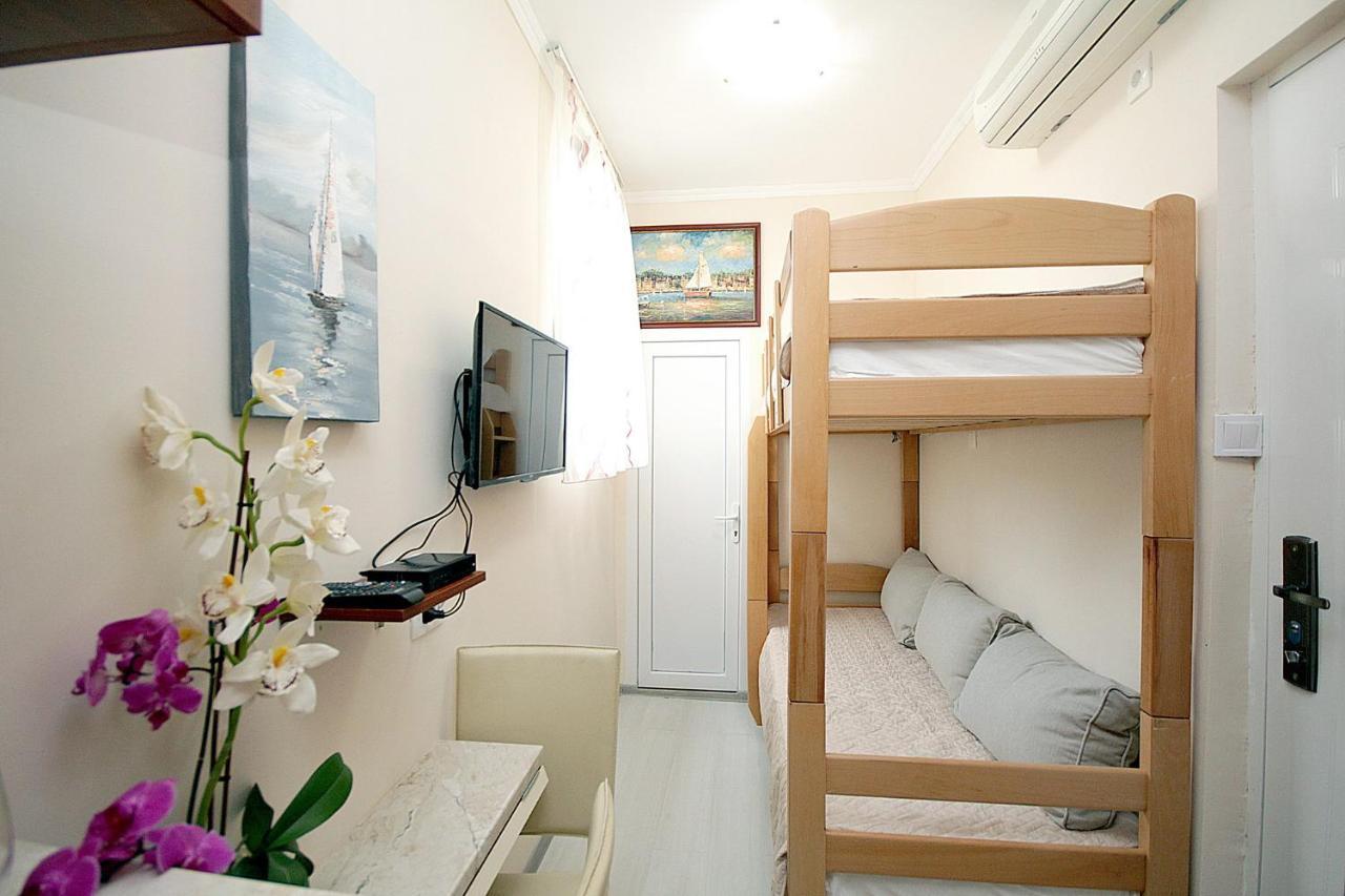 Studio Apartman Sveti Stefan Apartment Luaran gambar
